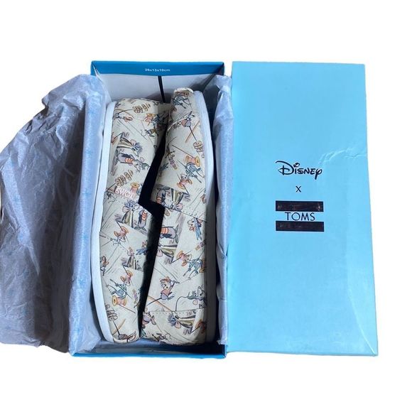 Disney x TOMS Classic Taupe Gus and Jaq Printed Canvas 7.5 Limited Edition RARE - Picture 2 of 9
